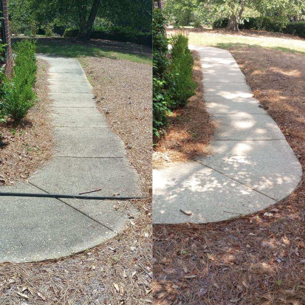 Fantastic Residential Sidewalk Washing Performed in Midland, GA.